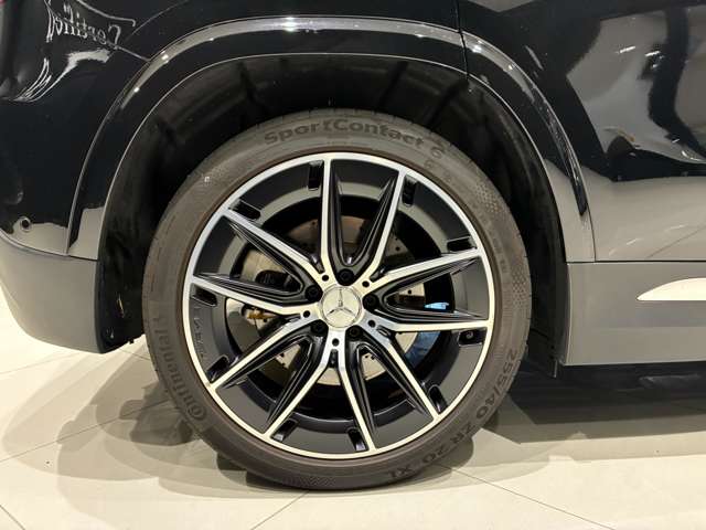 Mercedes-Benz GLA-Class 11