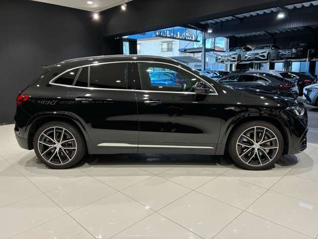 Mercedes-Benz GLA-Class 4