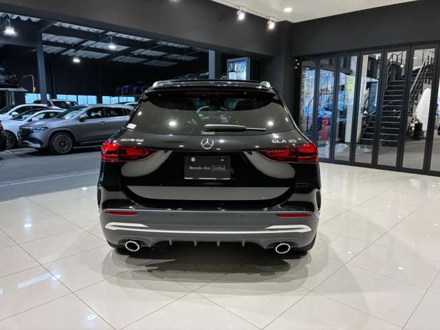 Mercedes-Benz GLA-Class 6