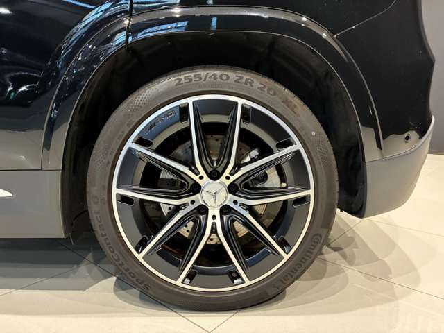 Mercedes-Benz GLA-Class 10