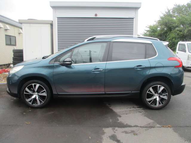 Peugeot 2008 4