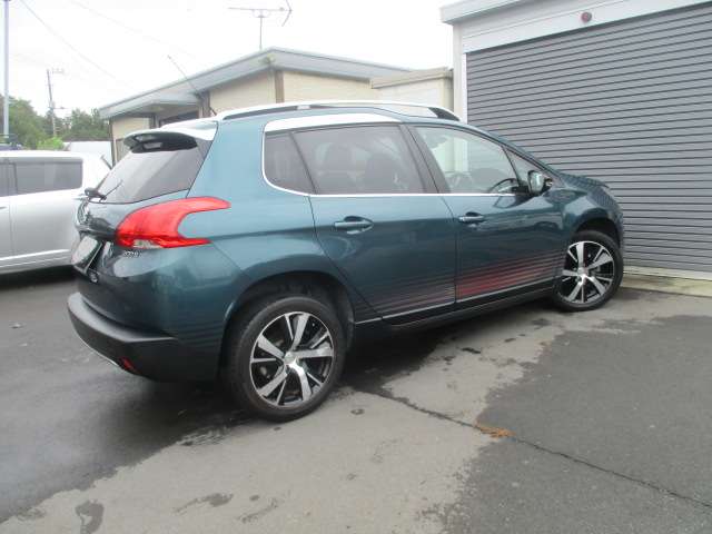 Peugeot 2008 6