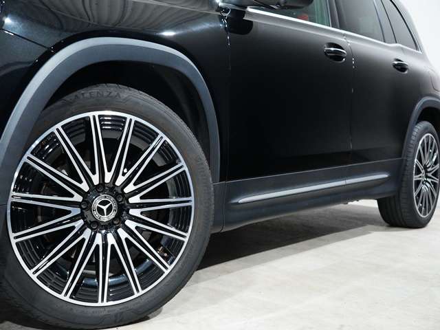 Mercedes-Benz GLB 11