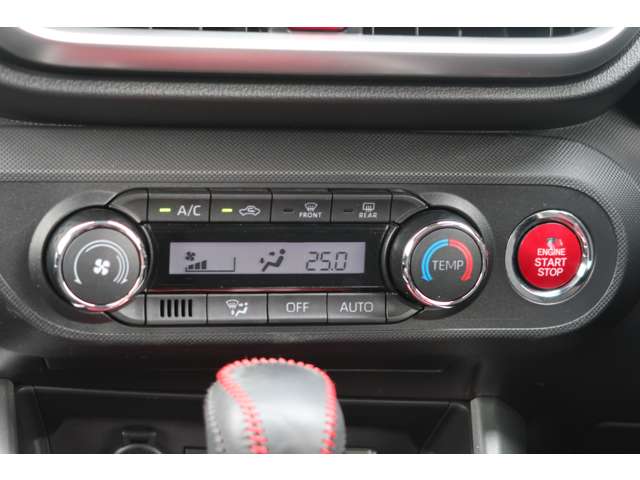 Daihatsu Rocky 11