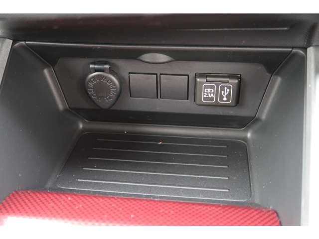 Daihatsu Rocky 12