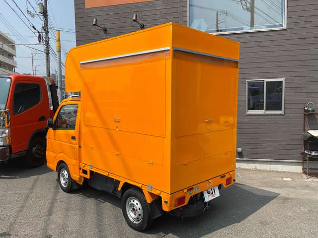 Nissan NT100 Clipper 6