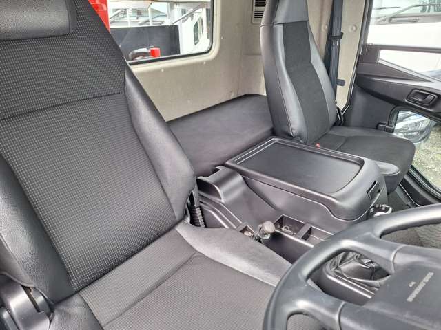Mitsubishi Fuso Fighter 12