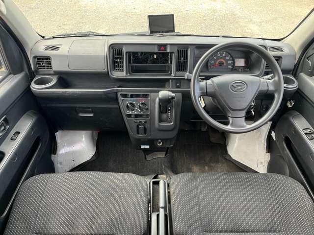 Daihatsu Hijet Cargo 3