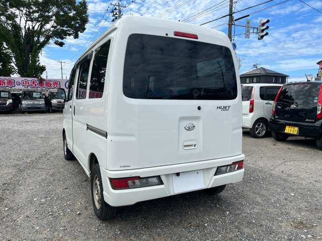 Daihatsu Hijet Cargo 8