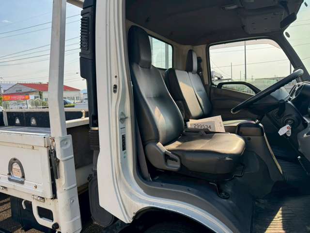 Hino Dutro 12