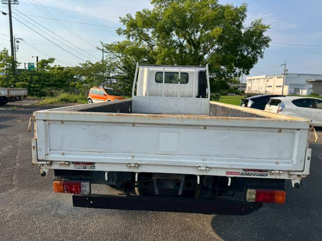 Hino Dutro 6