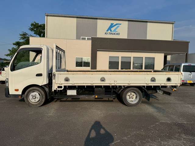 Hino Dutro 9