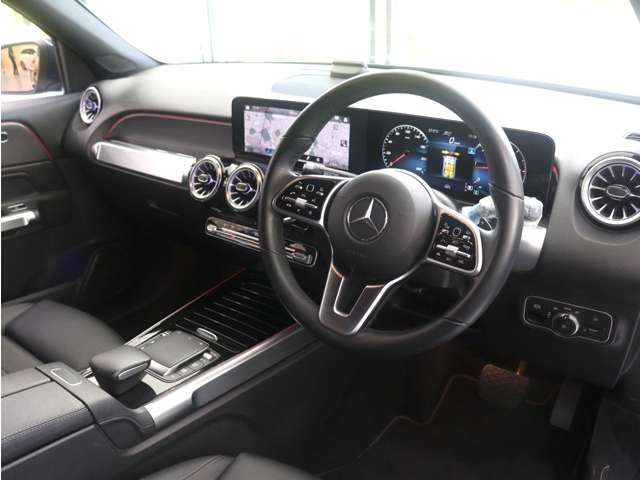 Mercedes-Benz GLB 12