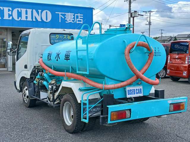 Hino Dutro 6