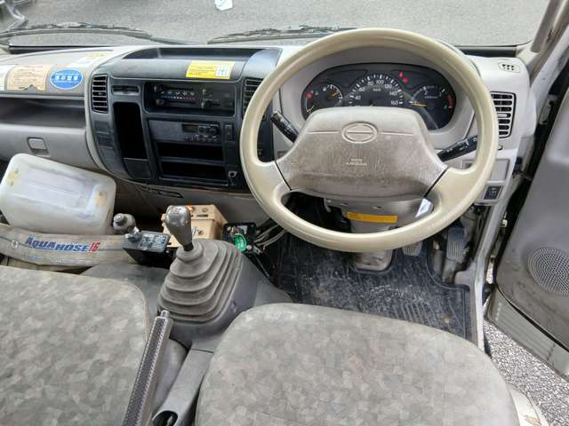 Hino Dutro 9