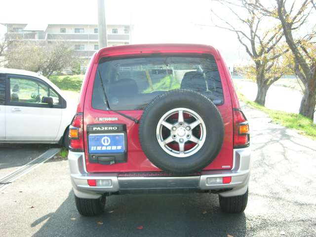 Mitsubishi Pajero 9