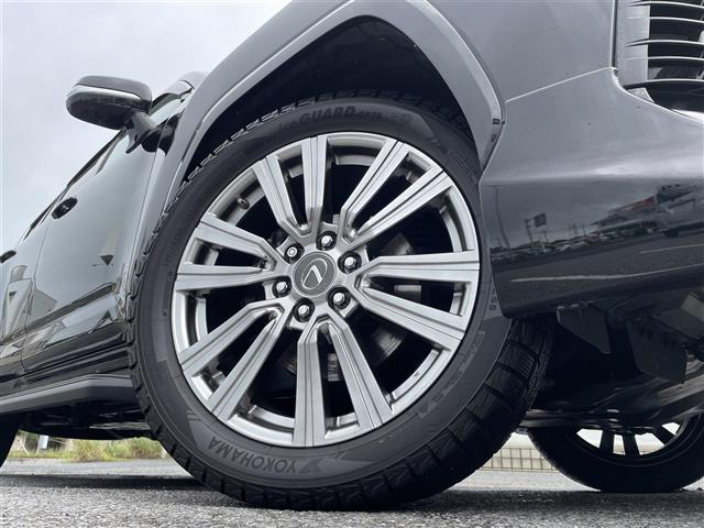 Lexus LX 11