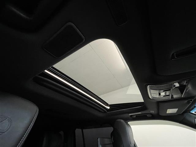 Lexus LX 6