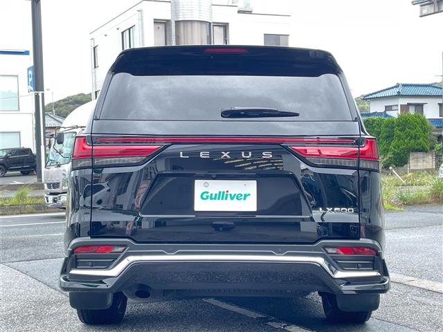 Lexus LX 8