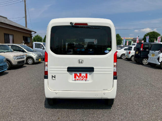 Honda N-VAN 9