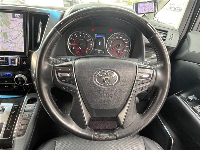 Toyota Alphard 11