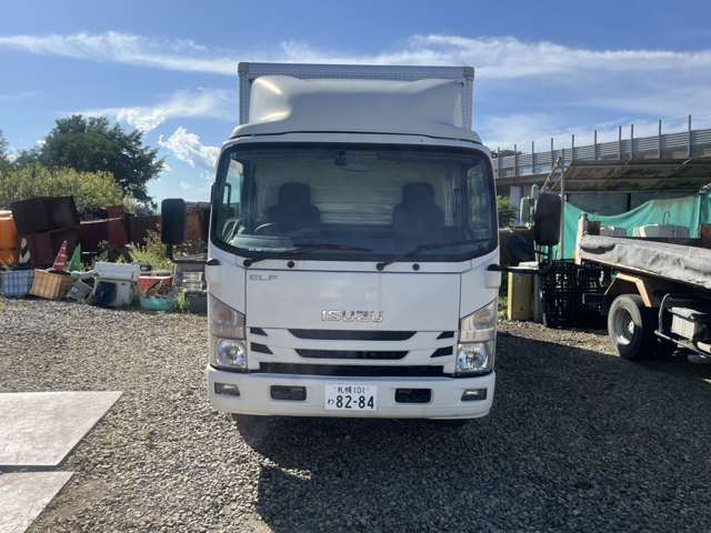 Isuzu Elf 2