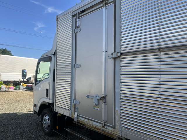 Isuzu Elf 4