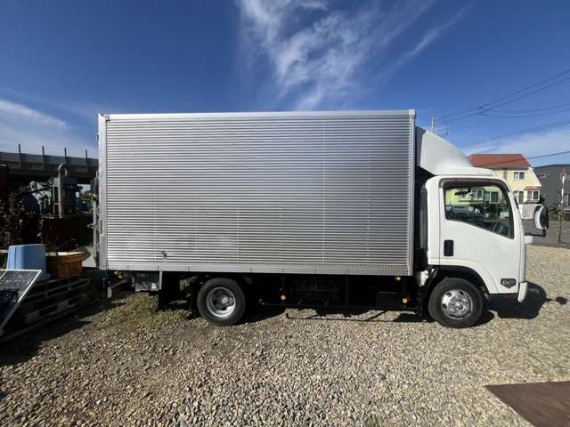 Isuzu Elf 8