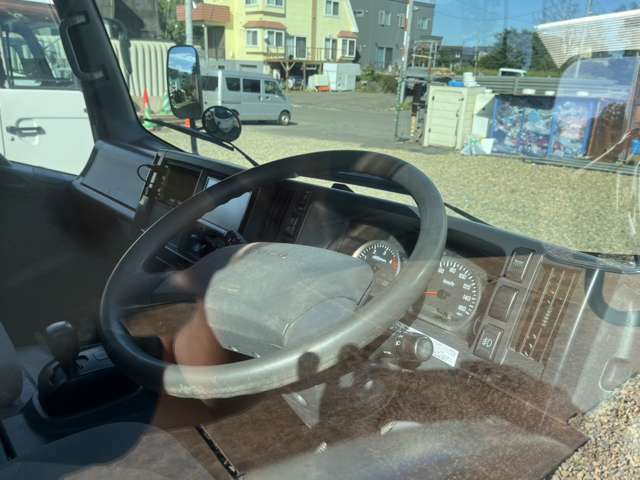 Isuzu Elf 9