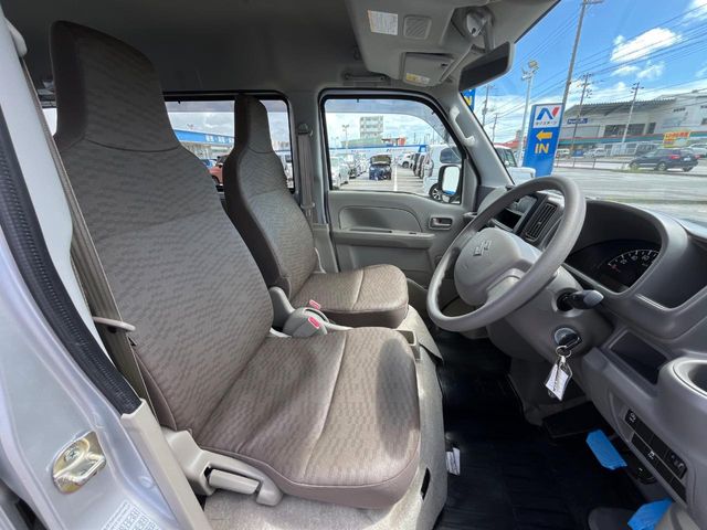 Suzuki Every 8