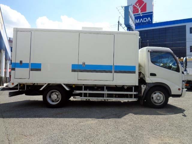 Hino Dutro 12