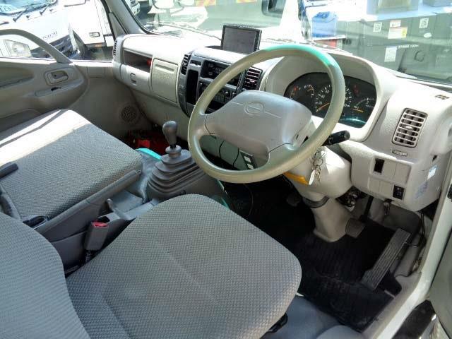 Hino Dutro 4