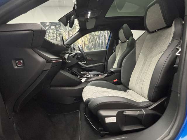 Peugeot SUV e-2008 6