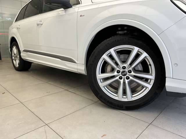 Audi Q7 10