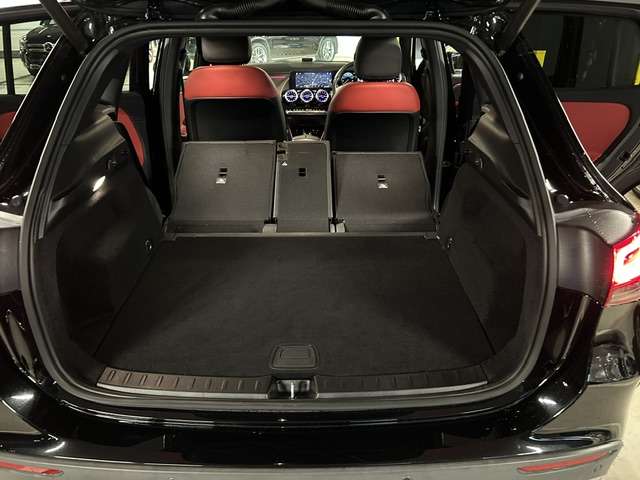 Mercedes-Benz GLA-Class 12
