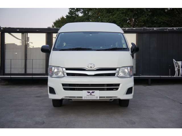 Toyota Hiace 2