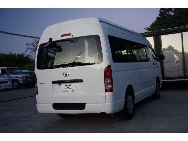 Toyota Hiace 5