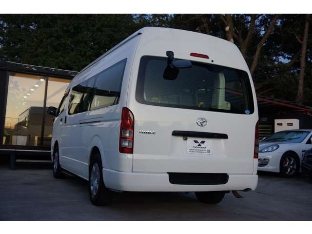 Toyota Hiace 7