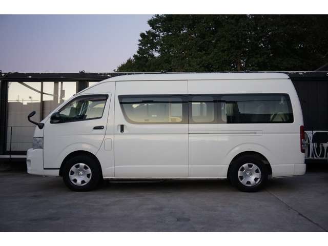Toyota Hiace 8