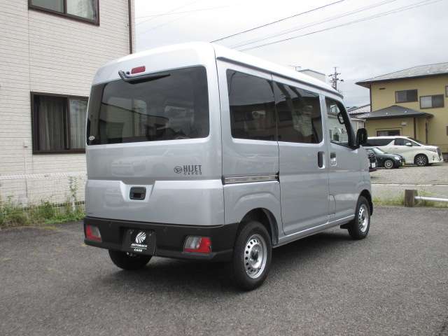 Daihatsu Hijet Cargo 8