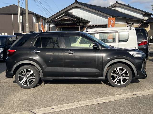 Daihatsu Rocky 7