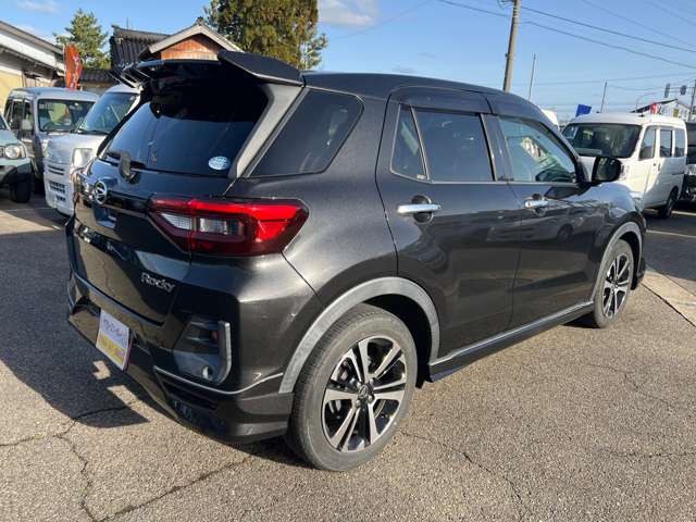 Daihatsu Rocky 8