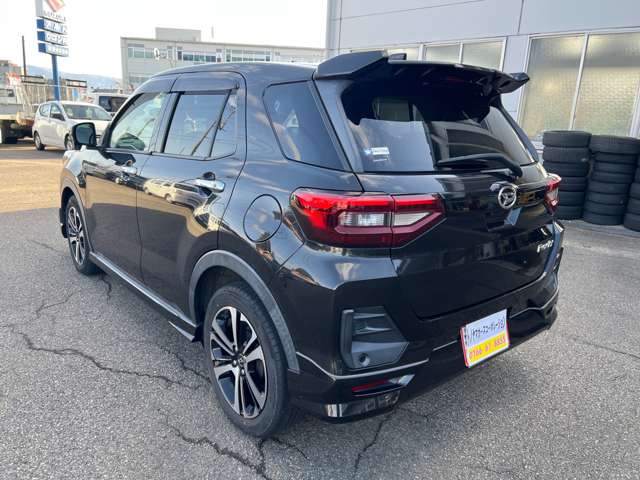 Daihatsu Rocky 10