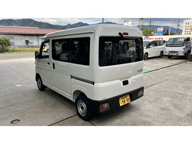 Daihatsu Hijet Cargo 3