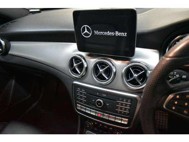 Mercedes-Benz GLA-Class 10