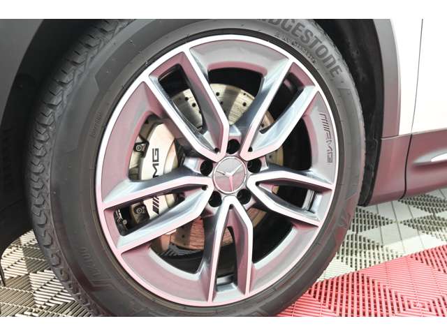 Mercedes-Benz GLB 11