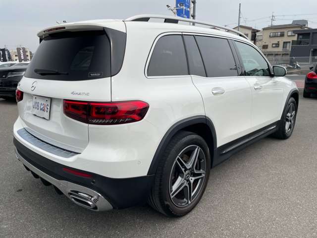 Mercedes-Benz GLB 8