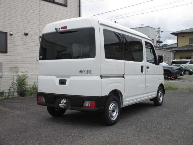 Daihatsu Hijet Cargo 8