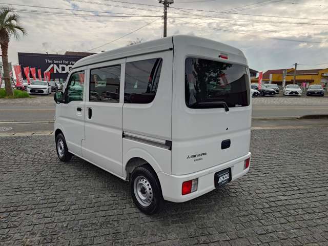 Mitsubishi Minicab Van 3