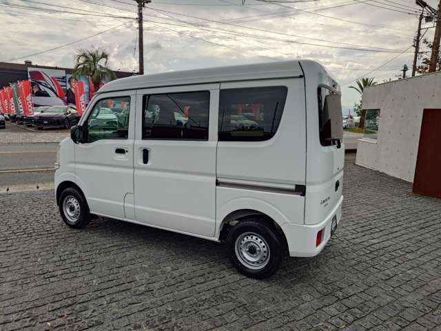 Mitsubishi Minicab Van 4